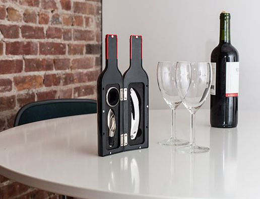 Barnes & Noble Wine Bottle Accessory Kit 